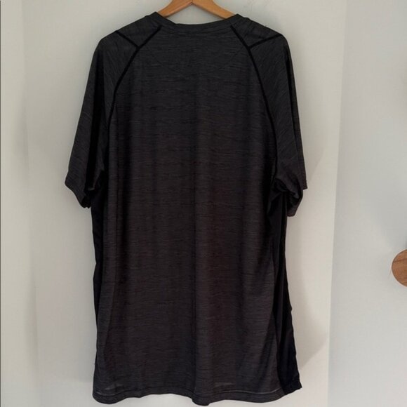 Saxx Men's Charcoal Short Sleeve Drop Temp Technology Hot Shot Tech Tee - Picture 3 of 4